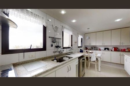 Apartamento à venda com 213m², 3 quartos e 3 vagas