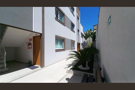 Casa à venda com 48m², 2 quartos e sem vaga