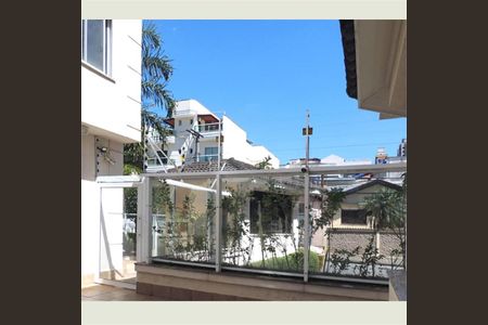 Casa à venda com 198m², 3 quartos e 3 vagas