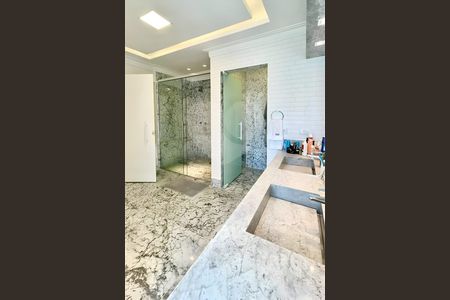 Casa à venda com 730m², 5 quartos e 6 vagas