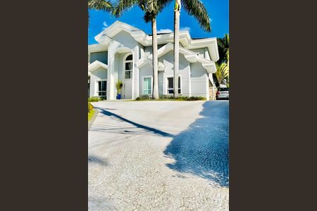 Casa à venda com 730m², 5 quartos e 6 vagas