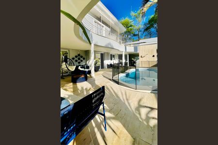 Casa à venda com 730m², 5 quartos e 6 vagas