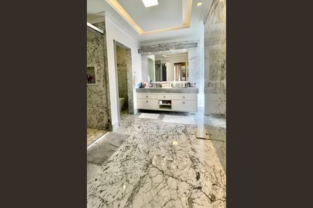 Casa à venda com 730m², 5 quartos e 6 vagas