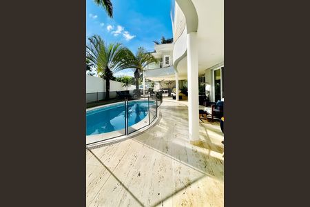 Casa à venda com 730m², 5 quartos e 6 vagas