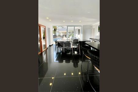 Casa à venda com 730m², 5 quartos e 6 vagas