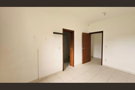Casa de condomínio à venda com 460m², 4 quartos e 5 vagasSuíte 1