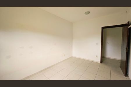 Casa de condomínio à venda com 460m², 4 quartos e 5 vagasSuíte 2