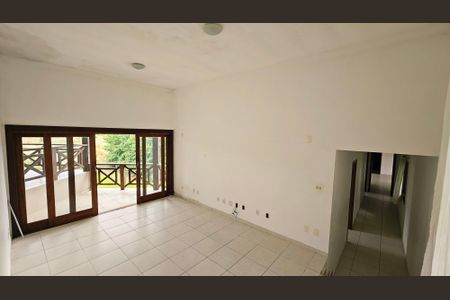 Casa de condomínio à venda com 460m², 4 quartos e 5 vagasSala 2