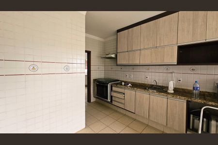 Casa de condomínio à venda com 460m², 4 quartos e 5 vagasCozinha