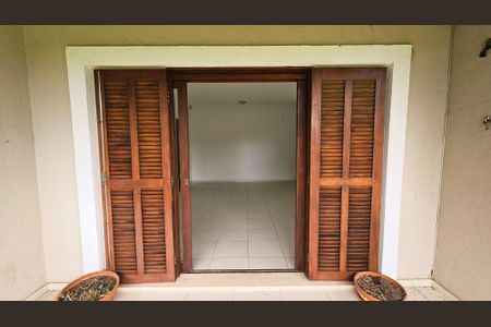 Casa de condomínio à venda com 460m², 4 quartos e 5 vagasVaranda Suíte 3