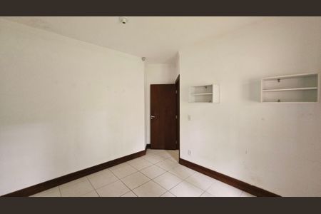 Casa de condomínio à venda com 460m², 4 quartos e 5 vagasQuarto 1