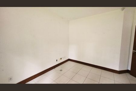 Casa de condomínio à venda com 460m², 4 quartos e 5 vagasQuarto 1