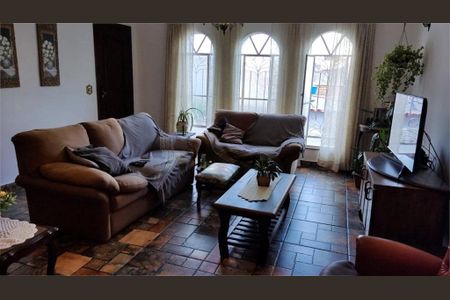 Casa à venda com 252m², 3 quartos e 3 vagas