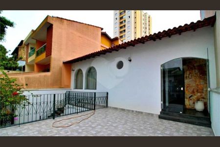 Casa à venda com 206m², 3 quartos e 2 vagas