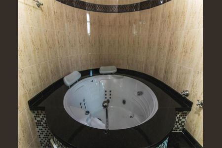 Casa à venda com 410m², 3 quartos e 6 vagas