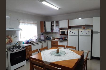 Casa à venda com 260m², 3 quartos e 4 vagas