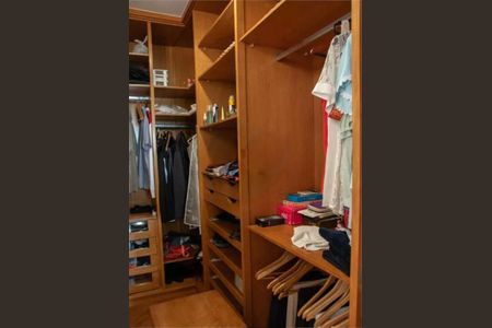 Casa à venda com 257m², 4 quartos e 2 vagas