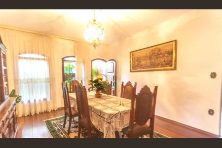 Casa à venda com 530m², 4 quartos e 8 vagas