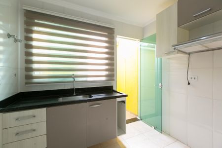 Casa de condomínio para alugar com 65m², 2 quartos e 1 vagaCozinha