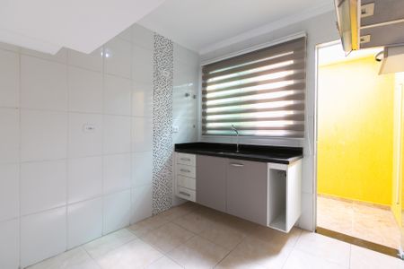 Casa de condomínio para alugar com 65m², 2 quartos e 1 vagaCozinha