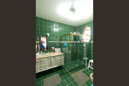 Casa à venda com 340m², 4 quartos e 3 vagas Casa à venda com 340m², 4 quartos e 3 vagasBanheiro da Suíte 1