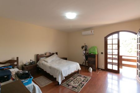 Casa à venda com 340m², 4 quartos e 3 vagas Casa à venda com 340m², 4 quartos e 3 vagasSuíte 2