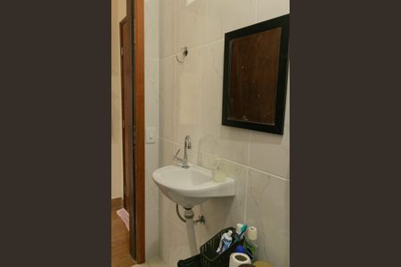 Casa à venda com 340m², 4 quartos e 3 vagas Casa à venda com 340m², 4 quartos e 3 vagasBanheiro de Serviço