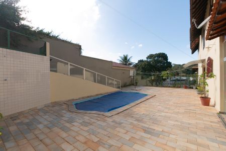Casa à venda com 340m², 4 quartos e 3 vagas Casa à venda com 340m², 4 quartos e 3 vagasÁrea Externa