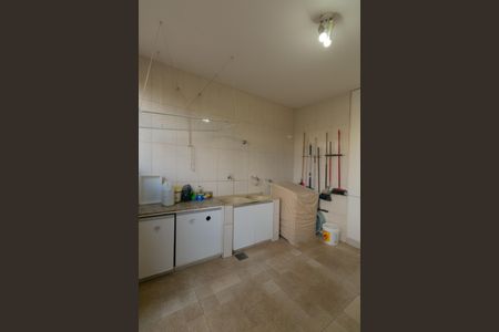 Casa à venda com 340m², 4 quartos e 3 vagas Casa à venda com 340m², 4 quartos e 3 vagasÁrea de Serviço