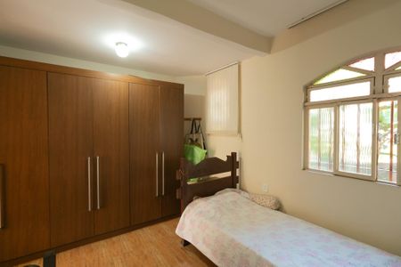 Casa à venda com 340m², 4 quartos e 3 vagas Casa à venda com 340m², 4 quartos e 3 vagasQuarto de Serviço