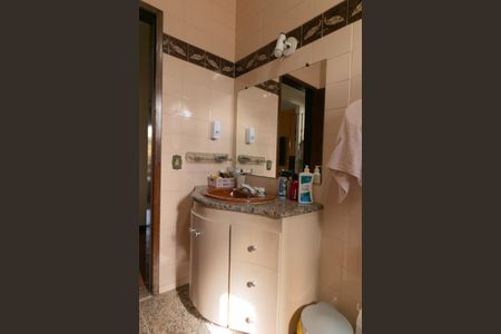 Casa à venda com 340m², 4 quartos e 3 vagas Casa à venda com 340m², 4 quartos e 3 vagasBanheiro