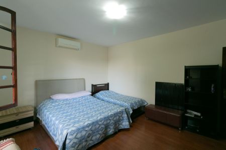 Casa à venda com 340m², 4 quartos e 3 vagas Casa à venda com 340m², 4 quartos e 3 vagasSuíte 1