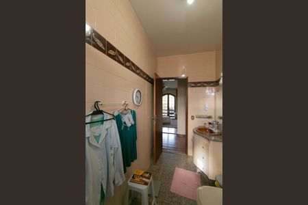 Casa à venda com 340m², 4 quartos e 3 vagas Casa à venda com 340m², 4 quartos e 3 vagasBanheiro