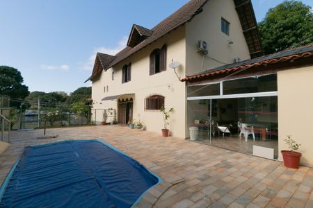 Casa à venda com 340m², 4 quartos e 3 vagas Casa à venda com 340m², 4 quartos e 3 vagasÁrea Externa