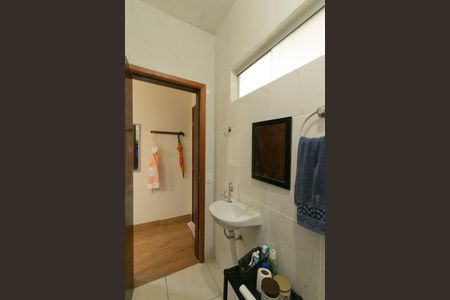 Casa à venda com 340m², 4 quartos e 3 vagas Casa à venda com 340m², 4 quartos e 3 vagasBanheiro de Serviço