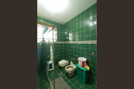 Casa à venda com 340m², 4 quartos e 3 vagas Casa à venda com 340m², 4 quartos e 3 vagasBanheiro da Suíte 1