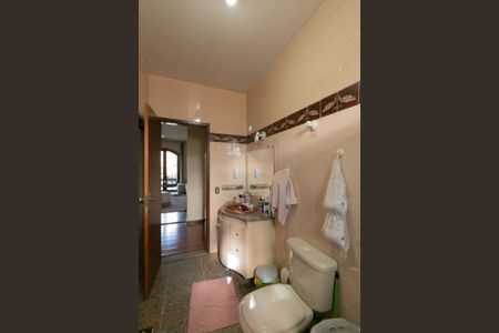 Casa à venda com 340m², 4 quartos e 3 vagas Casa à venda com 340m², 4 quartos e 3 vagasBanheiro