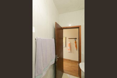 Casa à venda com 340m², 4 quartos e 3 vagas Casa à venda com 340m², 4 quartos e 3 vagasBanheiro de Serviço