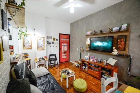 Apartamento à venda com 70m², 2 quartos e sem vagaSala