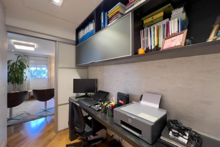 Apartamento à venda com 111m², 2 quartos e 2 vagas Apartamento à venda com 111m², 2 quartos e 2 vagasEscritório