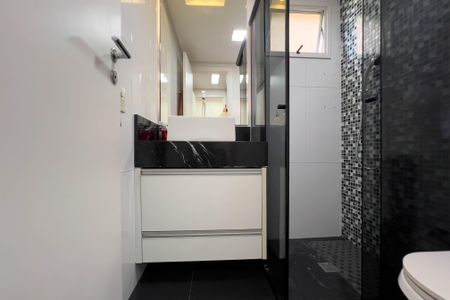 Apartamento à venda com 111m², 2 quartos e 2 vagas Apartamento à venda com 111m², 2 quartos e 2 vagasBanheiro