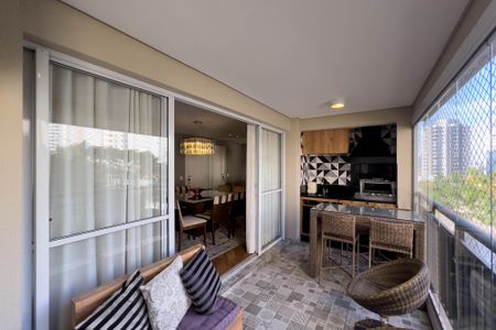 Apartamento à venda com 111m², 2 quartos e 2 vagas Apartamento à venda com 111m², 2 quartos e 2 vagasVaranda