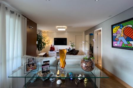 Apartamento à venda com 111m², 2 quartos e 2 vagas Apartamento à venda com 111m², 2 quartos e 2 vagasSala