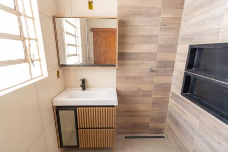 Apartamento para alugar com 69m², 2 quartos e sem vagaBanheiro