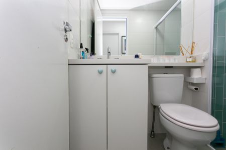 Apartamento à venda com 67m², 2 quartos e 1 vagaBanheiro Social