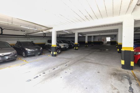 Casa de condomínio à venda com 82m², 2 quartos e 1 vaga Casa de condomínio à venda com 82m², 2 quartos e 1 vagaEstacionamento