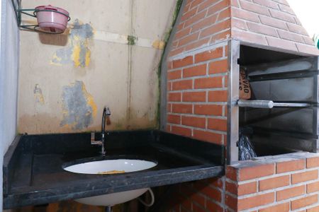 Casa para alugar com 70m², 2 quartos e 2 vagas Casa para alugar com 70m², 2 quartos e 2 vagasÁrea com Churrasqueira