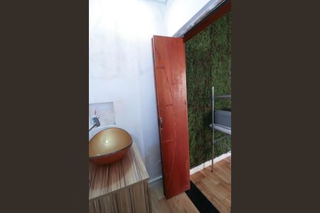 Casa para alugar com 70m², 2 quartos e 2 vagas Casa para alugar com 70m², 2 quartos e 2 vagasBanheiro Edícula