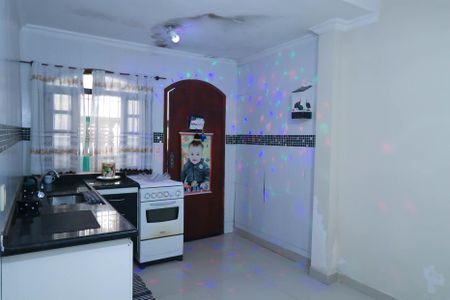 Casa para alugar com 70m², 2 quartos e 2 vagas Casa para alugar com 70m², 2 quartos e 2 vagasCozinha