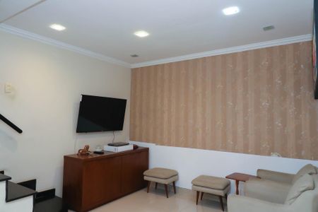 Casa para alugar com 70m², 2 quartos e 2 vagas Casa para alugar com 70m², 2 quartos e 2 vagasSala